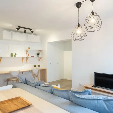 Apartment Flh Charming Flat Near Zoo