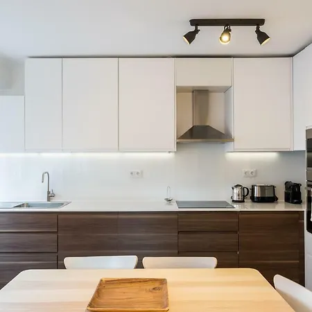 Flh Charming Flat Near Zoo דירה *